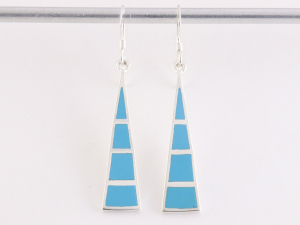 51818 Lange driehoekige zilveren oorbellen met blauwe turkoois