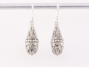 52043 Traditionele opengewerkte zilveren oorbellen
