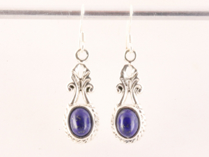 52551 Bewerkte zilveren oorbellen met lapis lazuli