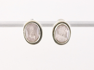 52732 Fijne ovale zilveren oorstekers met rozenkwarts