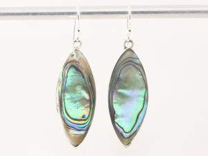 52869 Lange zilveren oorbellen met abalone schelp
