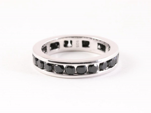 23023 Zilveren ring met zwarte spinel - maat 19