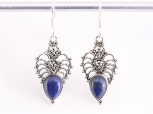 53041 Opengewerkte zilveren oorbellen met lapis lazuli