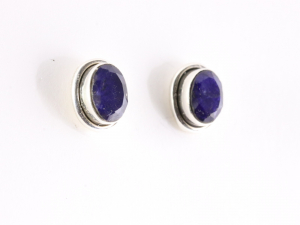 53212 Fijne ovale zilveren oorstekers met blauwe saffier