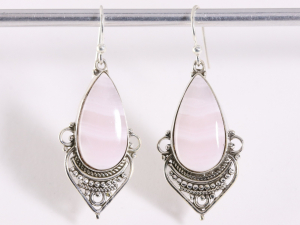 53339 Lange bewerkte zilveren oorbellen met roze lace agaat