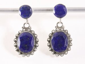 53632 Bewerkte zilveren oorstekers met lapis lazuli