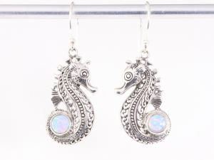 54112 Zilveren zeepaardjes oorbellen met Australische opaal