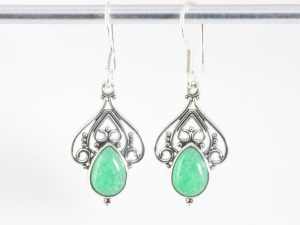 55105 Opengewerkte zilveren oorbellen met jade