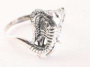 21591 Fijne zilveren olifant ring
