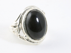 24653 Opengewerkte zilveren ring met onyx