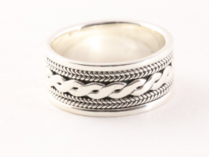24154 Zilveren ring met kruiskabelpatroon