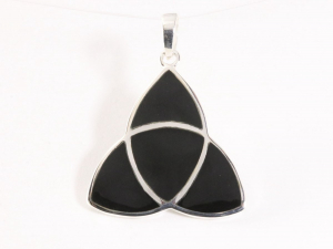 42681 Zilveren triquetra hanger met onyx