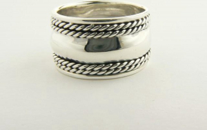 21141 Brede hoogglans zilveren ring met kabelpatronen