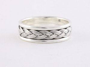 22265 Zilveren ring met vlechtmotief