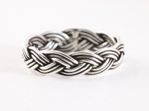 24022 Fijne gevlochten zilveren ring