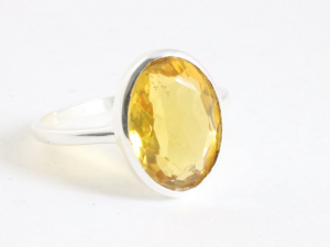 24561 Ovale hoogglans zilveren ring met citrien