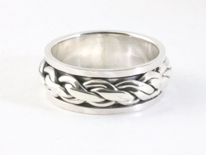 24829 Zware zilveren ring met kabelpatroon