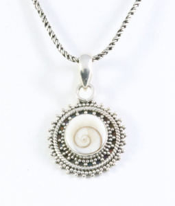42760+HK Fijne bewerkte zilveren hanger met shiva oog schelp aan ketting