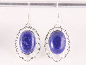 53715 Opengewerkte zilveren oorbellen met lapis lazuli
