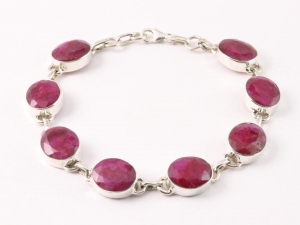 31007 Zilveren schakelarmband met robijn  