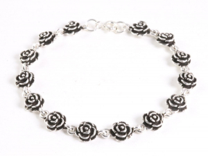 32295 Zilveren armband met roosjes