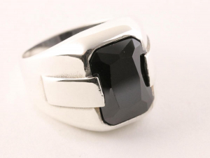 23230 Hoogglans zilveren herenring met onyx