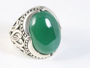 25192-18.5 Zware bewerkte zilveren ring met jade - maat 18.5