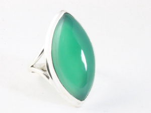 25112 Langwerpige hoogglans zilveren ring met groene onyx