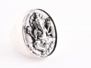 23317 Zware ovale zilveren zegelring met Ganesha