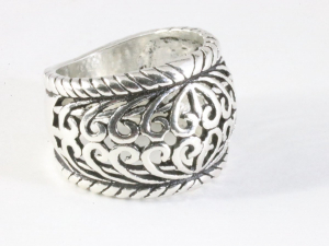 25169 Brede opengewerkte zilveren ring