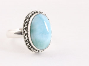 23483 Bewerkte zilveren ring met larimar