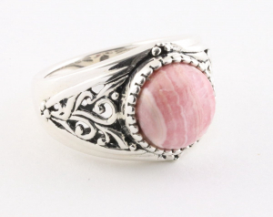 22437 Bewerkte zilveren ring met rhodochrosiet