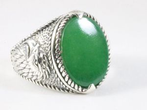 25534 Zware bewerkte zilveren ring met jade