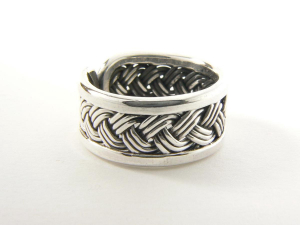 21091 Gevlochten zilveren ring
