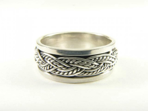 21033 Zilveren ring met vlechtmotief