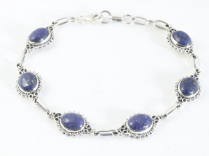 32413 Fijne bewerkte zilveren armband met lapis lazuli