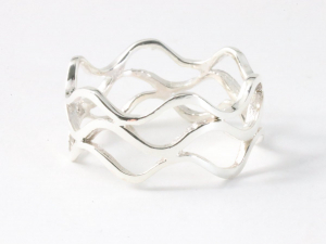 25647 Brede opengewerkte zilveren ring