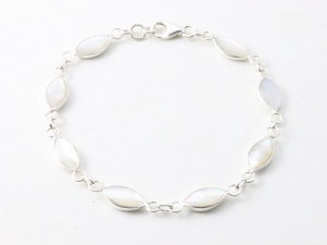 32333 Hoogglans zilveren armband met parelmoer