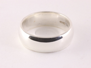 24054 Zware gladde zilveren ring - 8 mm.
