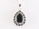 40874+HK Bewerkte zilveren hanger met onyx aan ketting