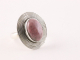 22272 Ovale zilveren ring met rhodoniet