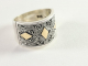21280 Traditionele bewerkte zilveren ring met 18k gouden decoraties