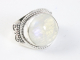 24672 Zware bewerkte zilveren ring met regenboog maansteen
