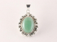 41311 Bewerkte zilveren hanger met jade