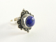 20308 Bewerkte zilveren ring met lapis lazuli