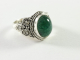 20702 Bewerkte zilveren ring met jade