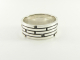 20860 Zilveren ring met ribbelpatroon