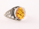 20932 Fijne opengewerkte zilveren ring met amber