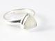 25714 Hoogglans zilveren ring met regenboog maansteen