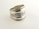 21040 Hoogglans zilveren ring met fantasiegravering